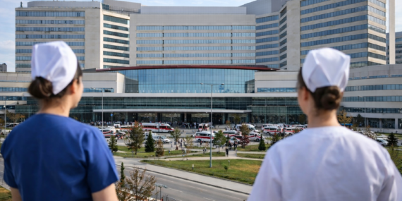 Mahkemeden “Görev Tanımı” Kararı: Ebe, Sürekli Olarak Hemşire Gibi Çalıştırılamaz