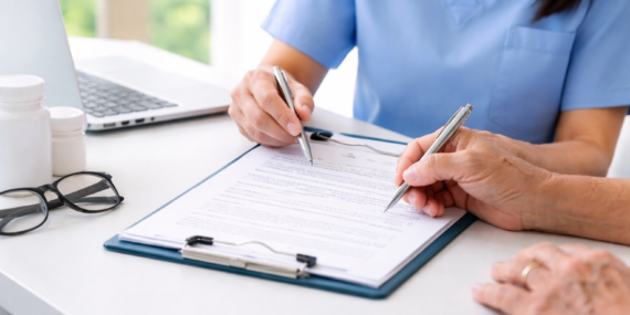 Onam Formu Sorumluluğu Hekimde mi, Hemşirede mi? Hasta Hakları Yönetmeliği Ne Diyor?