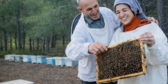 Hemşirelikten Arıcılığa Ve Girişimciliğe: Memuriyeti Bırakıp Ticarete Atıldı