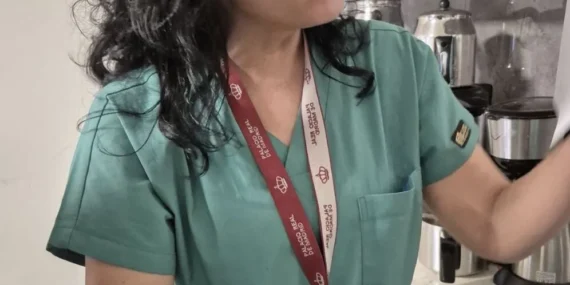 Ameliyathanede Gerilim: Hemşire, Doktorun Kendisine Çekiçle Vurduğunu İddia Ederek Şikayetçi Oldu