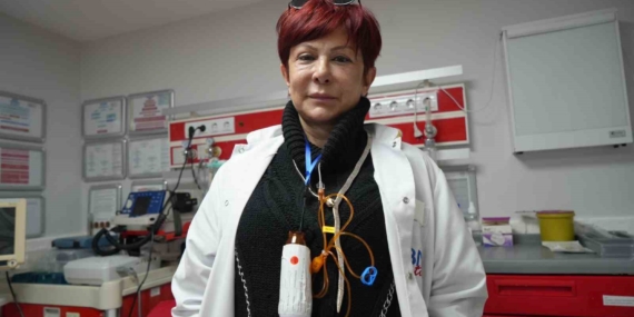 İki Farklı Kanserle Mücadele Eden Doktorun Sarsılmaz Azmi: Kemoterapiye Rağmen Görev Başında