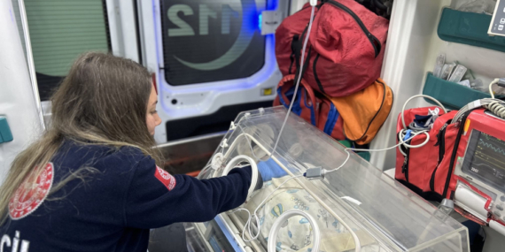 Çanakkale’de 54 Günlük Bebeği Yaşatmak İçin Zamanla Yarış: Ambulans Uçakla Ankara’ya Sevk Edildi