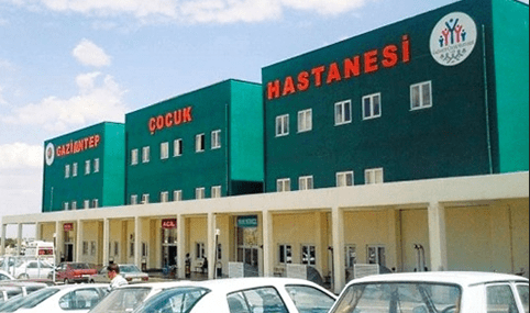 Gaziantep’te hastane çalışanı Murat Öztürk’ten ağır suçlama: “İki müdür ve üç çalışan beni yere düşürüp tekme ve yumruklarla vurdu”