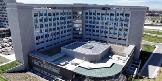 Etlik Şehir Hastanesi’nde yoğun bakım alarmı: “Hasta güvenliği tehdit altında, konuşursak başka yere gönderilmekle tehdit ediliyoruz”