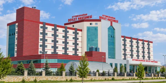 Afyonkarahisar Devlet Hastanesi’nde ikinci dalga operasyon: Doktor ve Tıbbi Sekreterler